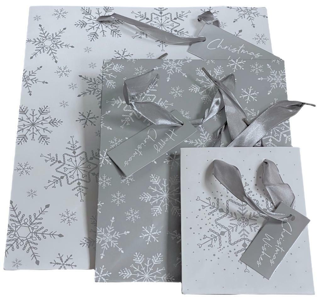 Beclen Harp Pack Of 3 Luxury Paper Present Snowflakes Gift Bags Christmas Gift Bag with Ribbon & Tag