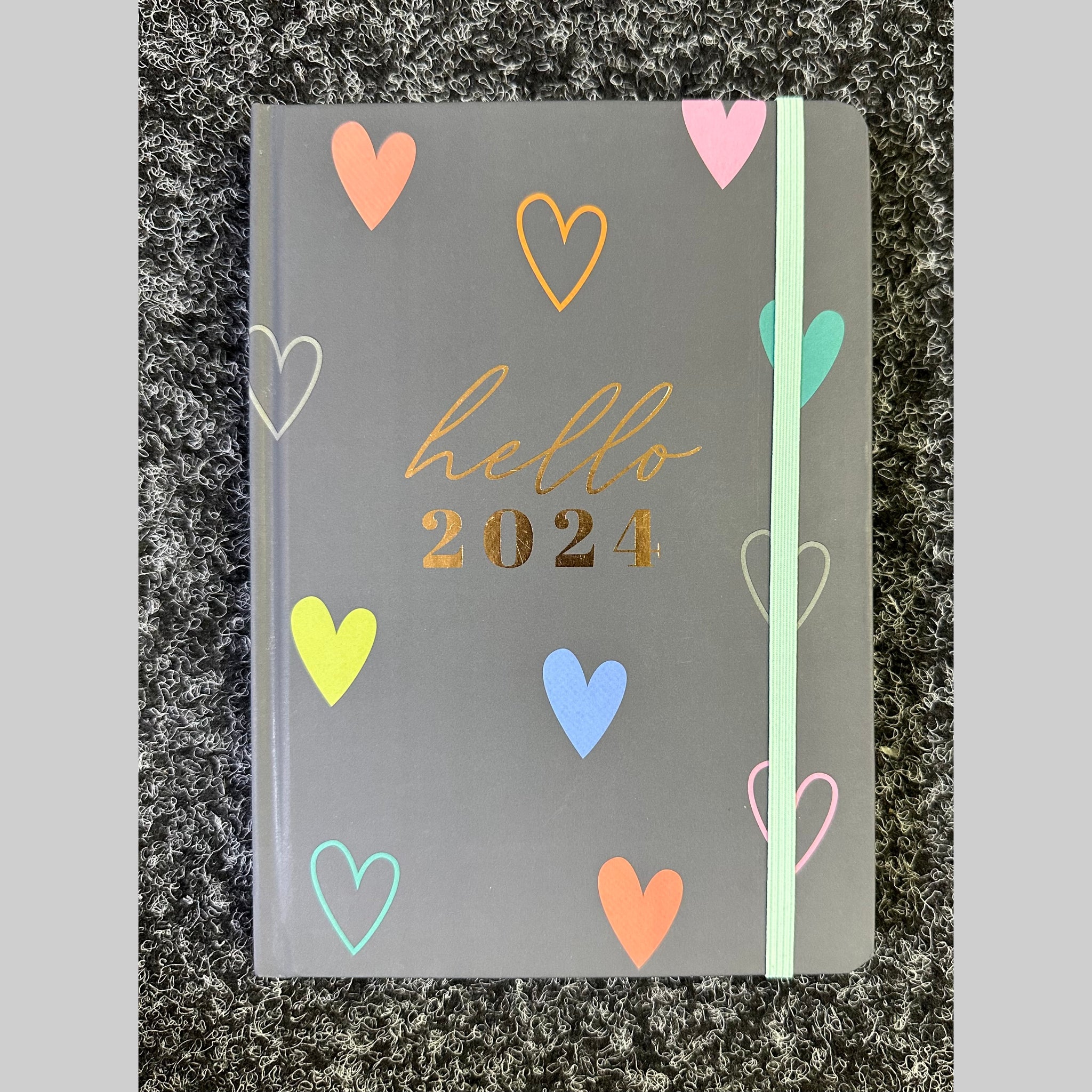 Beclen Harp 2024 Day A Page/Day to View/DAP/Day a View Daily Planner A5  Foil Effect Luxe Heart Diary with Elastic Closure and Hard Cover